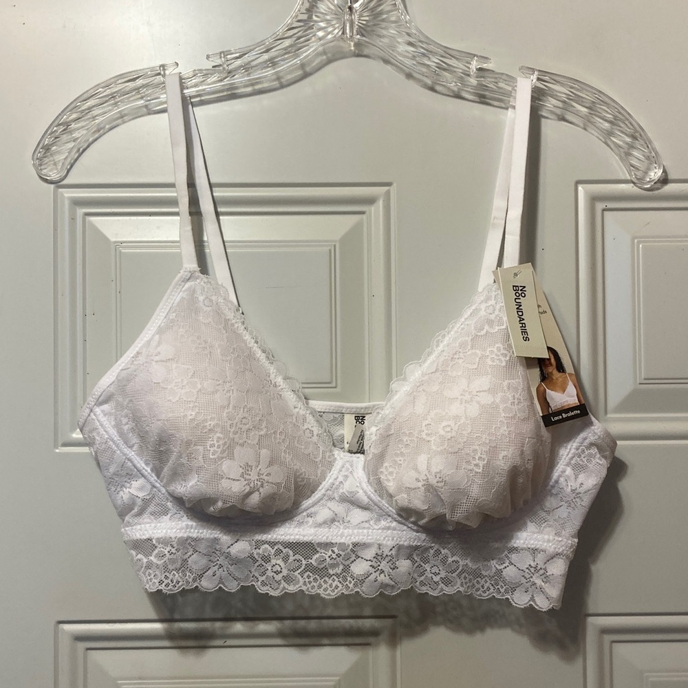 No Boundaries White Lace Bralette with Floral Overlay L‎ NWT